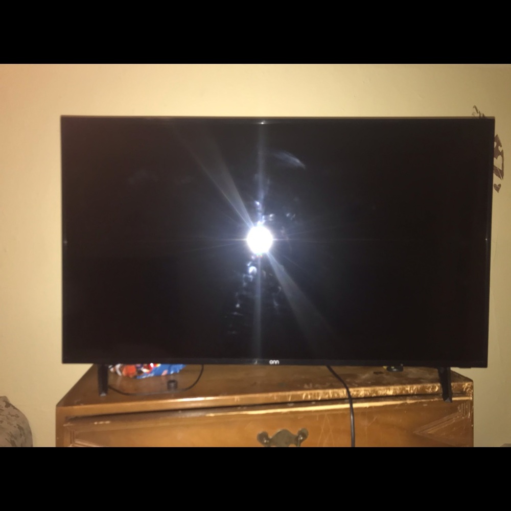 43” Flatscreen Tv